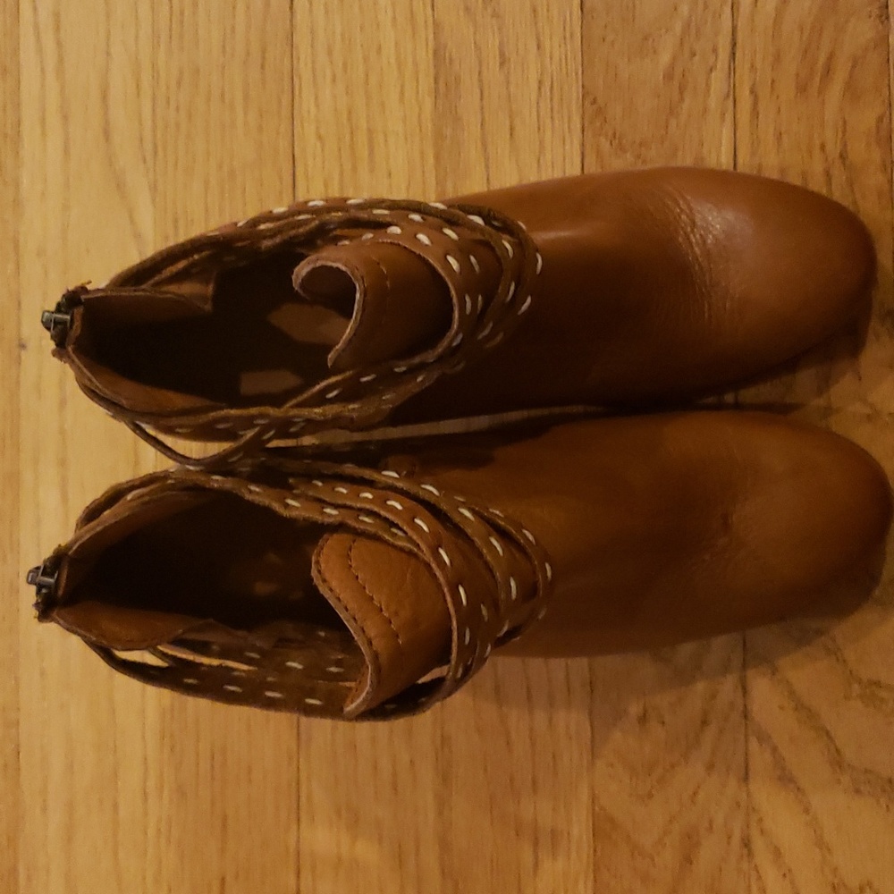 Frye Naomi Pickstitch Shootie 9 1/2 Cognac